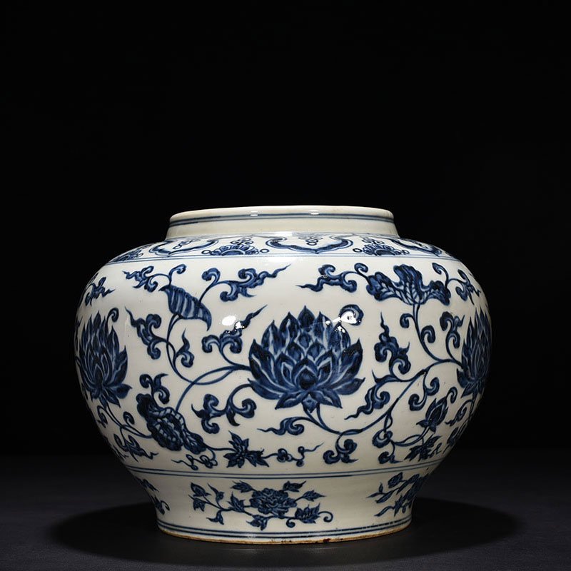 Ming Dynasty Yongle blue and white jar with lotus