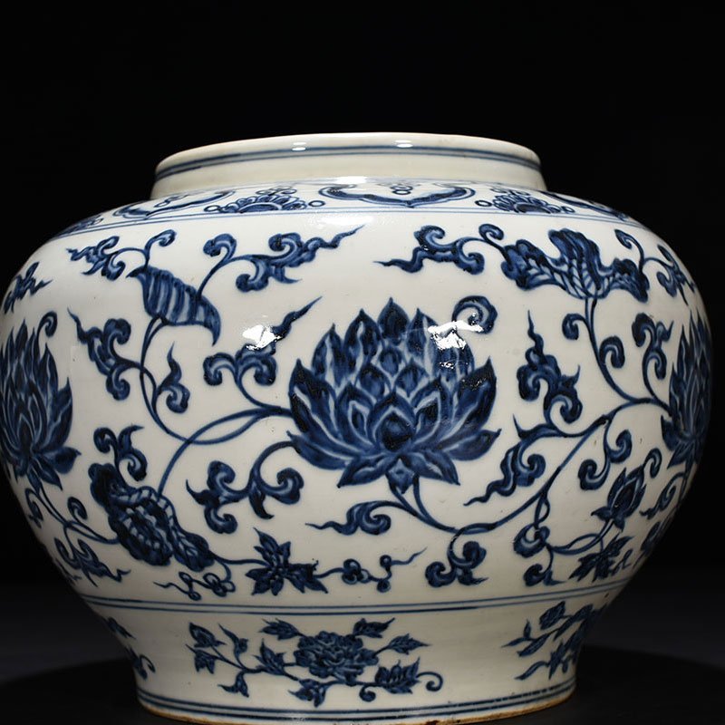 Ming Dynasty Yongle blue and white jar with lotus