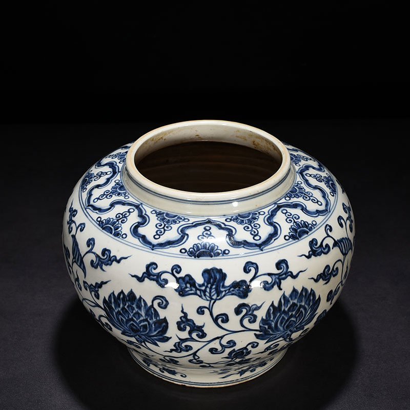 Ming Dynasty Yongle blue and white jar with lotus