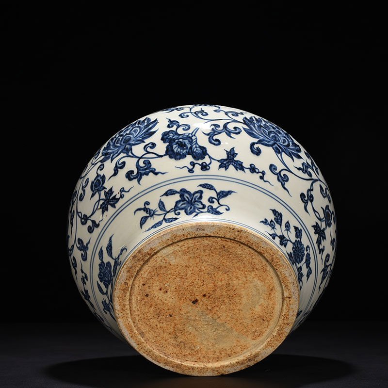 Ming Dynasty Yongle blue and white jar with lotus