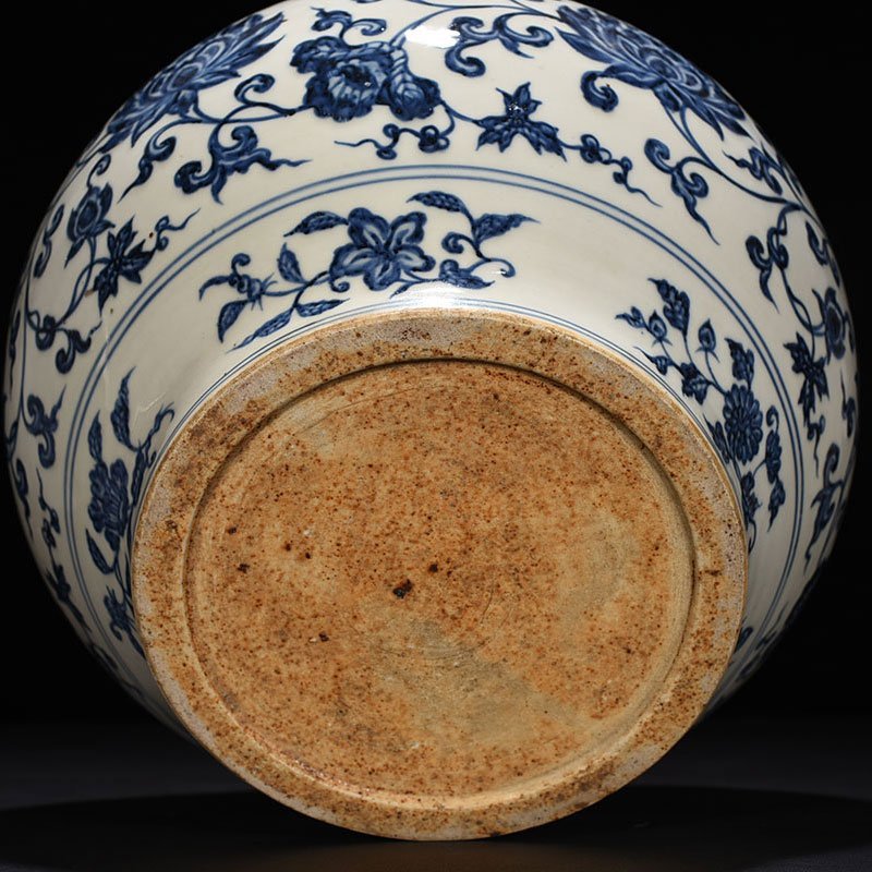 Ming Dynasty Yongle blue and white jar with lotus