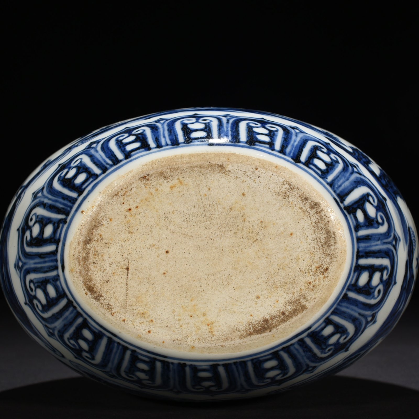 Ming Dynasty Yongle blue and white barbarian music player figure flat vase