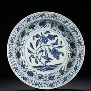 Ming Dynasty Yongle blue and white lychee flower folded edge plate