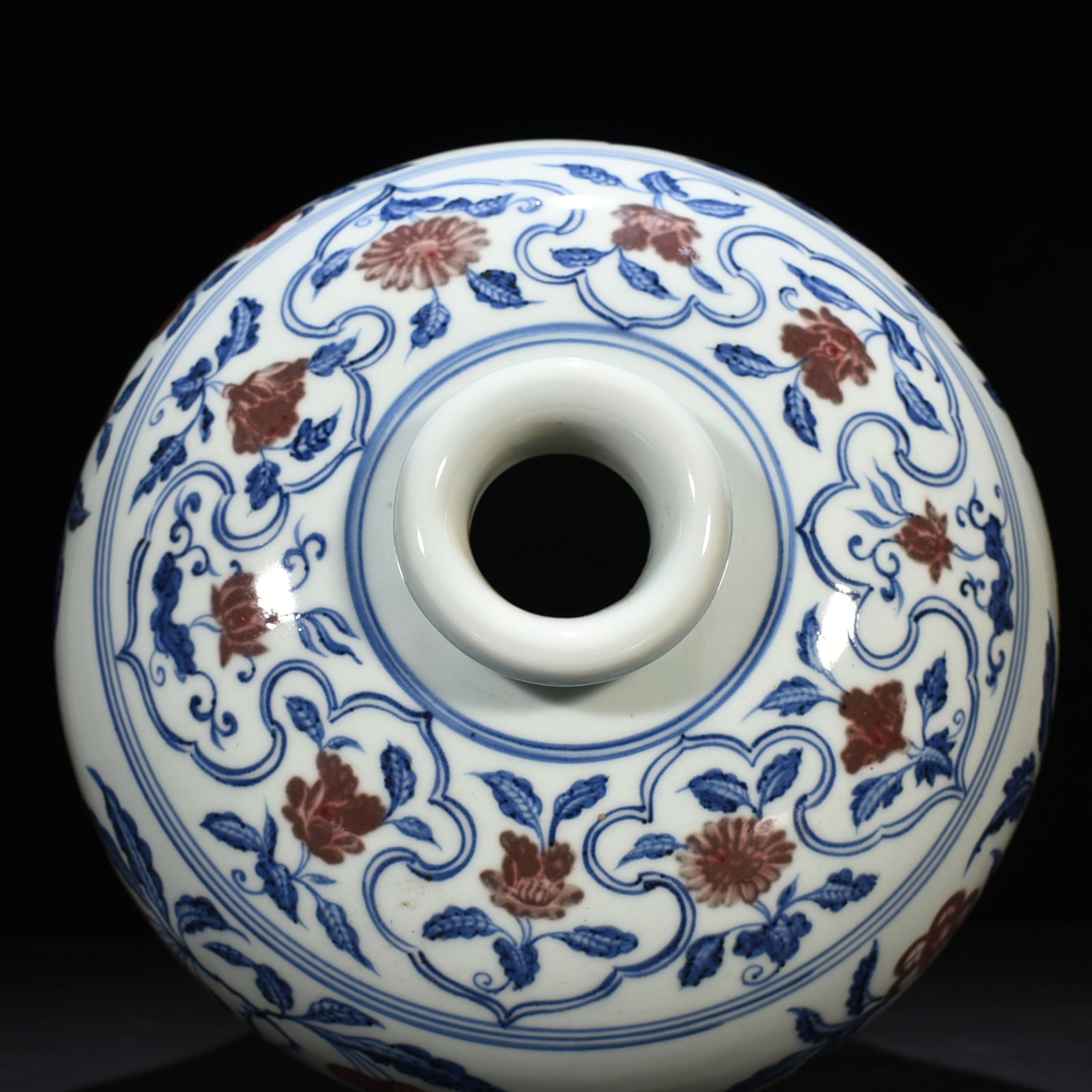 Ming Dynasty Yongle blue and white underglaze red plum vase with folded branches