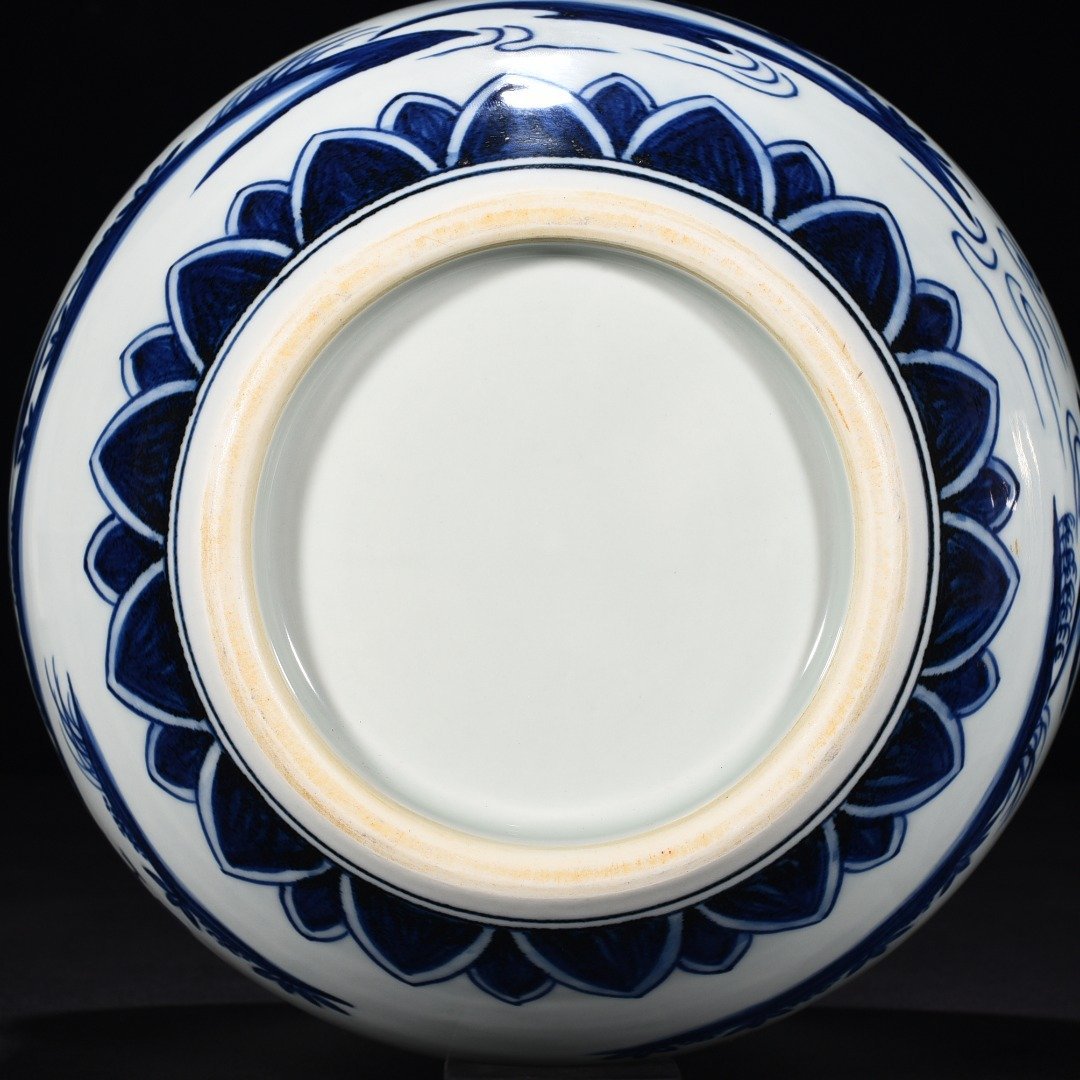 Ming Dynasty Yongle blue and white scroll vat with flyings