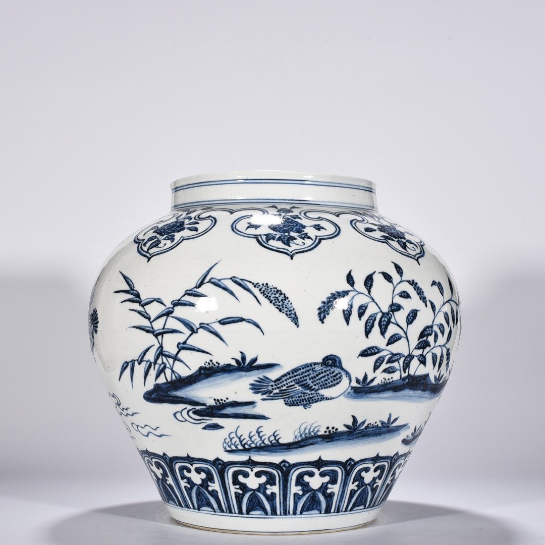 Ming Dynasty Yongle blue and white flying food jar