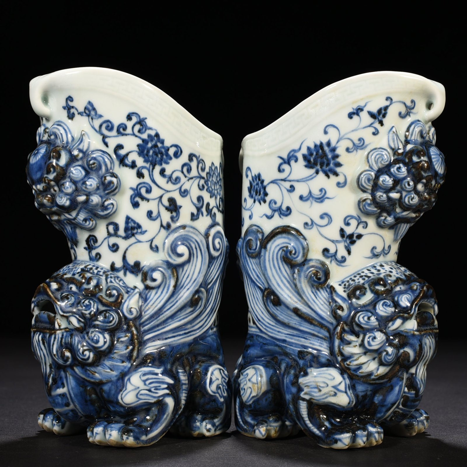 Ming Dynasty Yongle blue and white unicorn and auspicious animal horn cup
