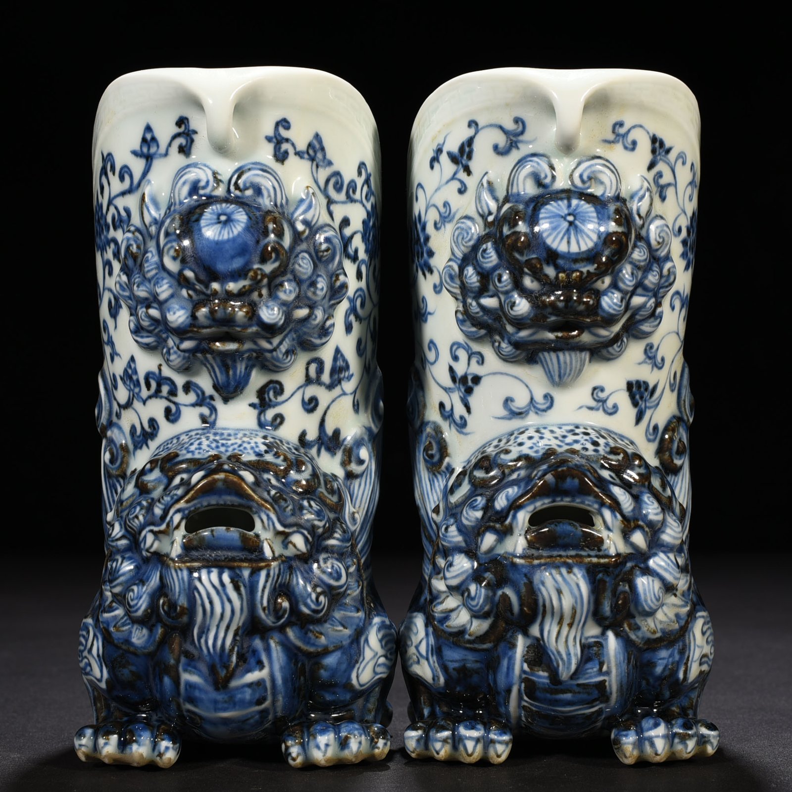 Ming Dynasty Yongle blue and white unicorn and auspicious animal horn cup
