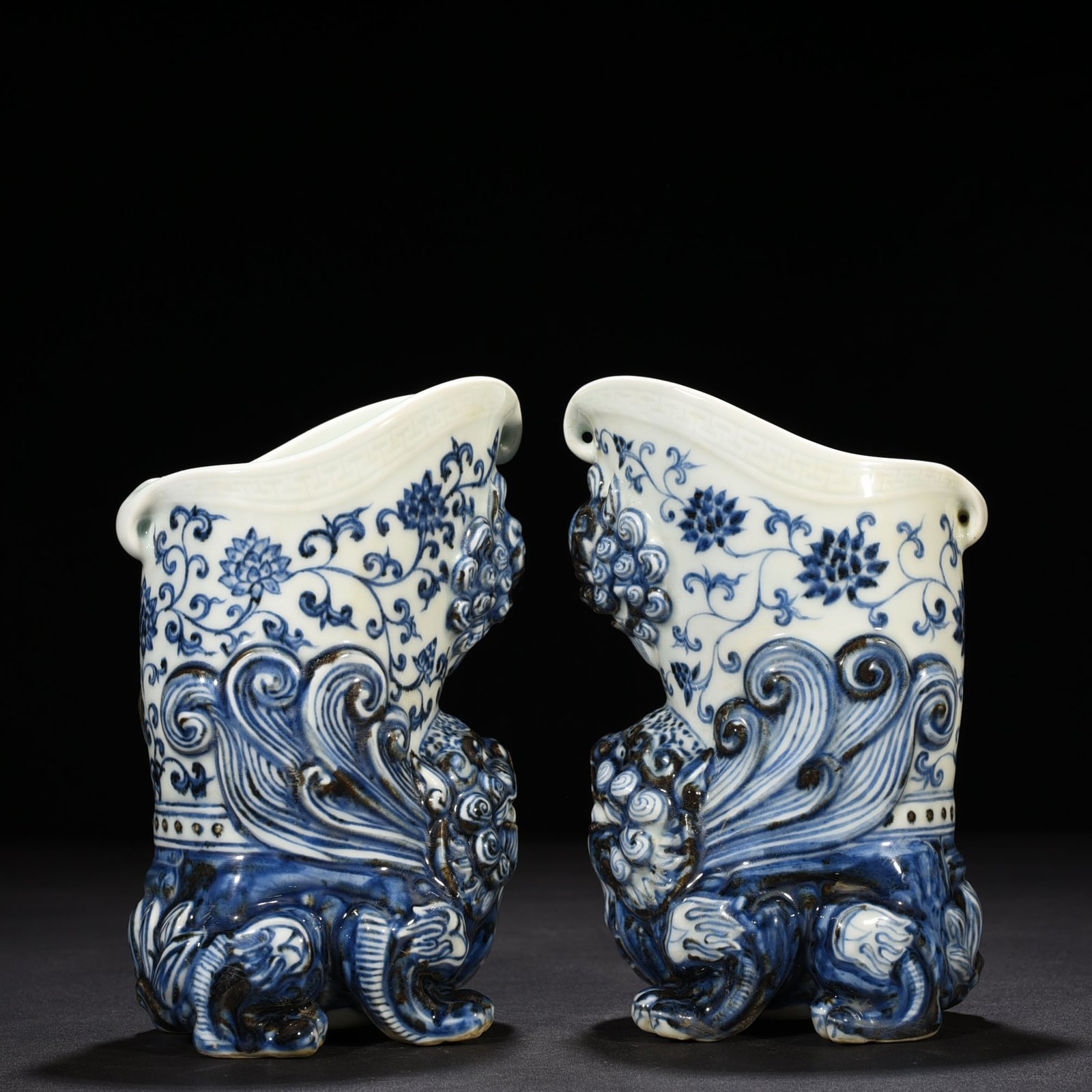 Ming Dynasty Yongle blue and white unicorn and auspicious animal horn cup