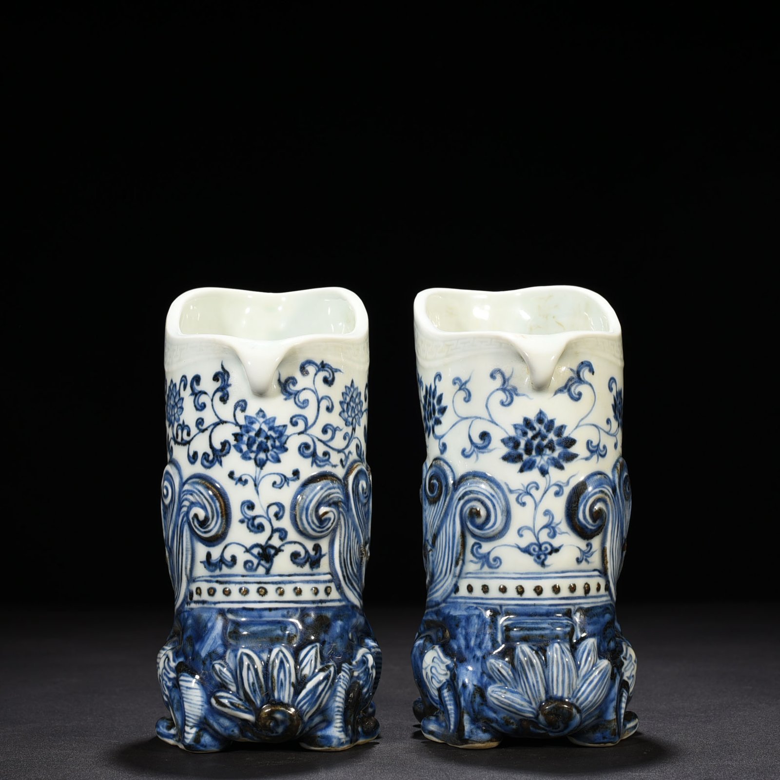 Ming Dynasty Yongle blue and white unicorn and auspicious animal horn cup