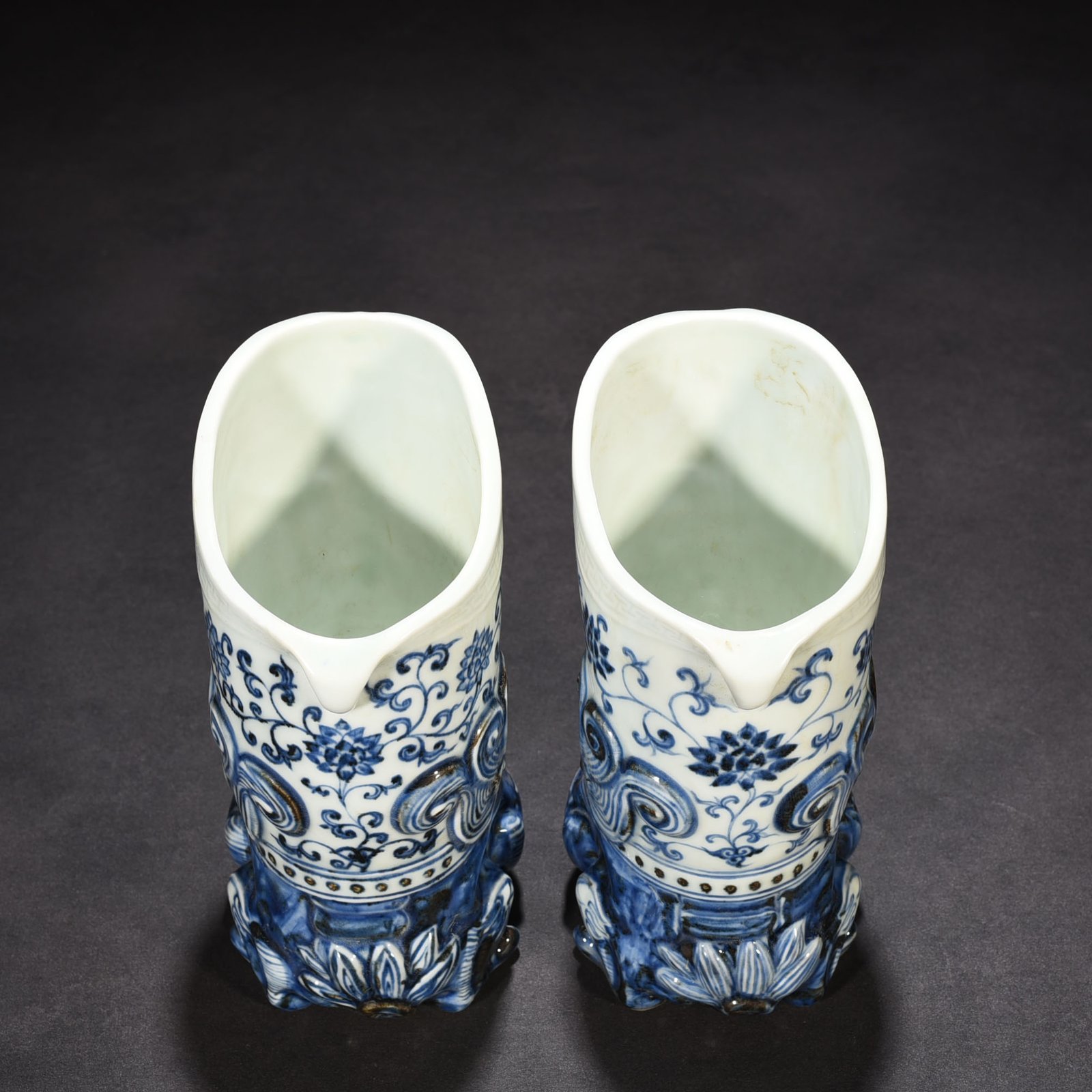 Ming Dynasty Yongle blue and white unicorn and auspicious animal horn cup