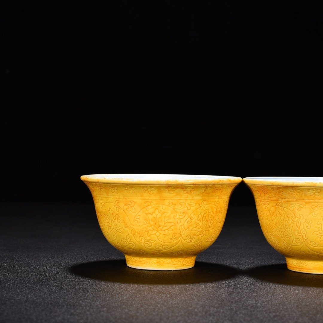 Ming Dynasty Yongle blue and white yellow glaze hand cup with lotus