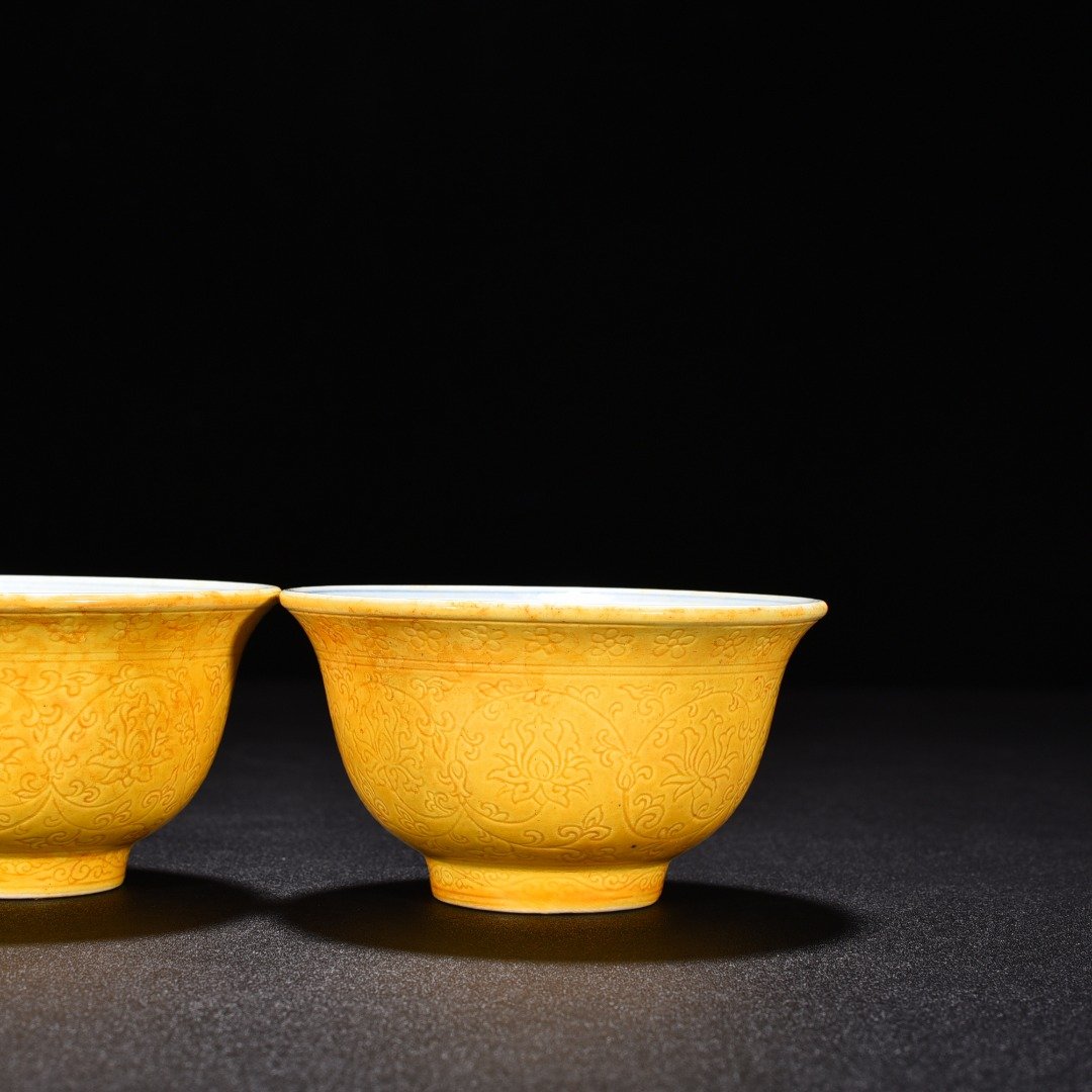 Ming Dynasty Yongle blue and white yellow glaze hand cup with lotus