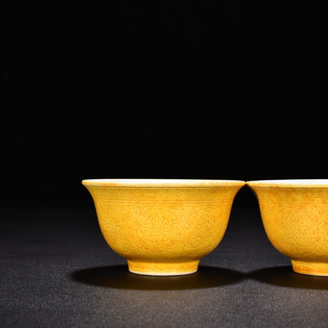 Ming Dynasty Yongle blue and white yellow glaze hand cup with lotus