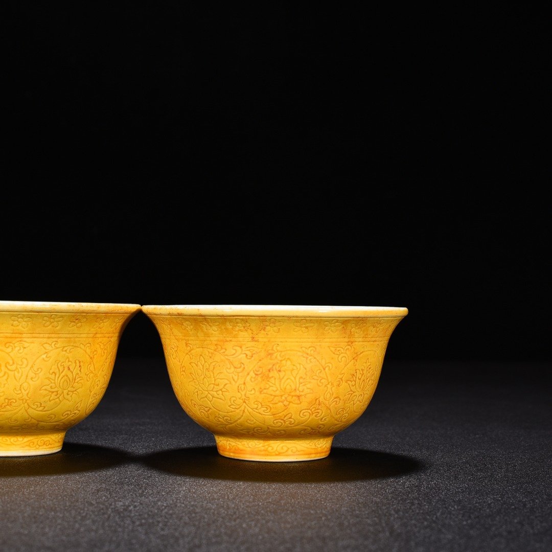 Ming Dynasty Yongle blue and white yellow glaze hand cup with lotus
