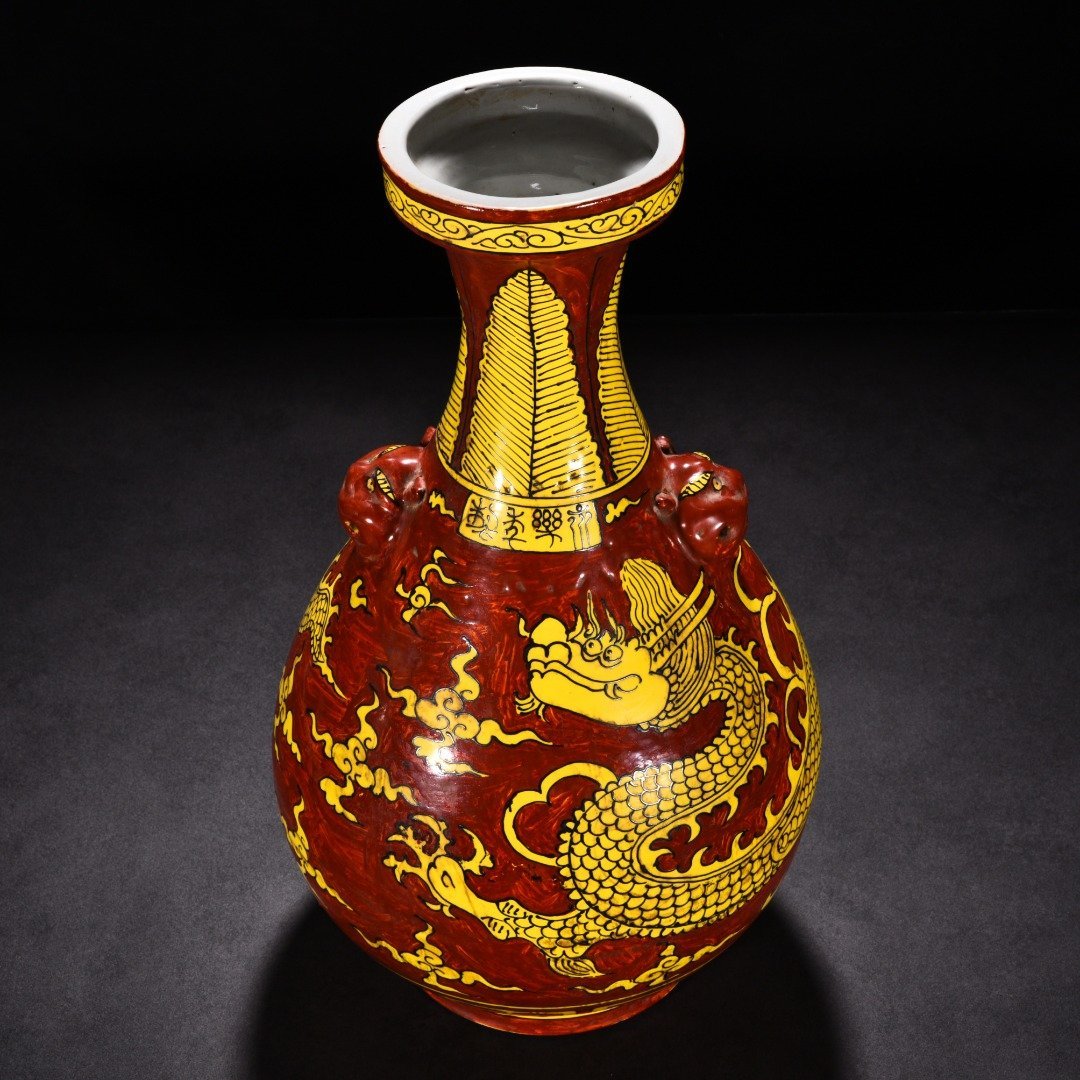 Ming Dynasty Yongle yellow ground red glaze cloud and dragon jade pot spring vase