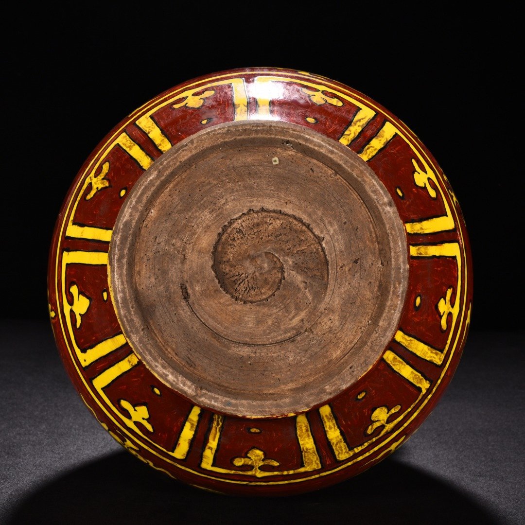 Ming Dynasty Yongle yellow ground red glaze cloud and dragon jade pot spring vase