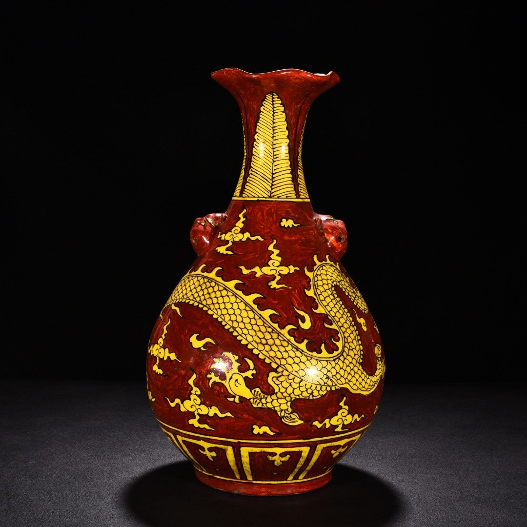 Ming Dynasty Yongle yellow ground red glaze cloud and dragon jade pot spring vase