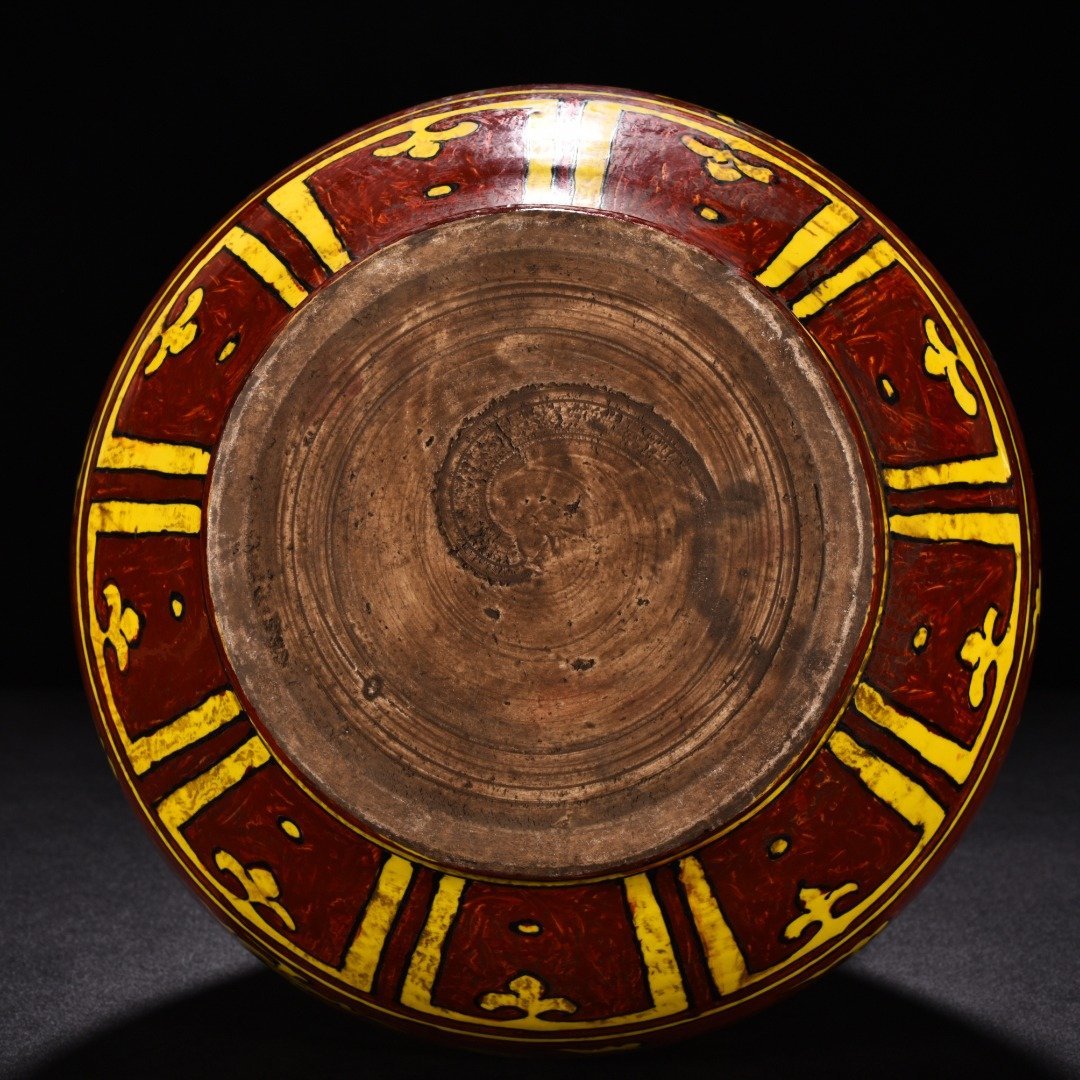 Ming Dynasty Yongle yellow ground red glaze cloud and dragon jade pot spring vase