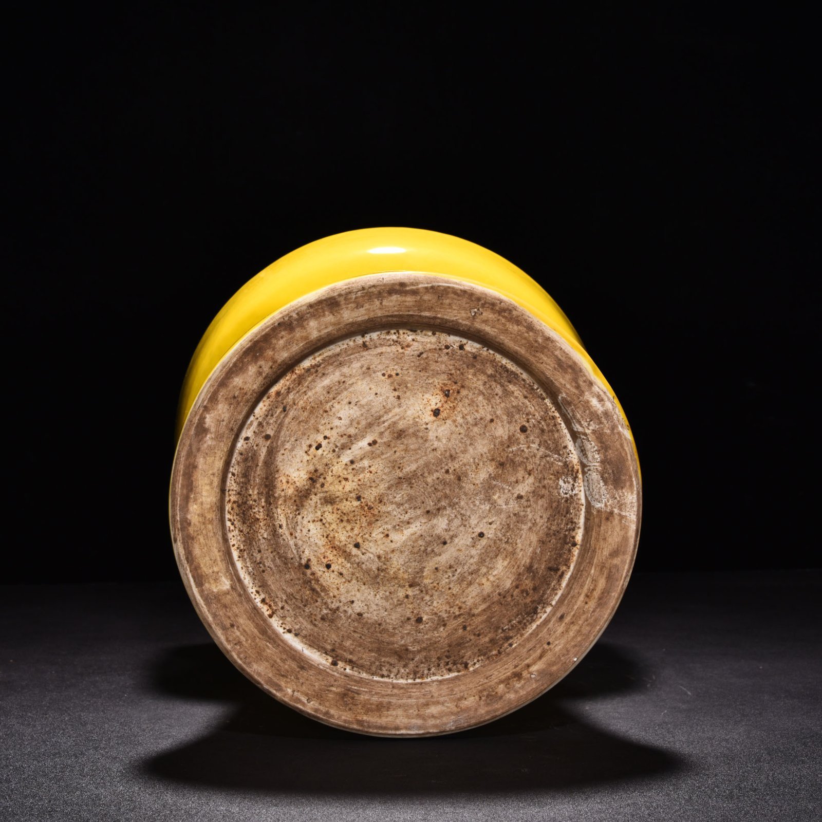 Ming Dynasty Yongle yellow glaze flower vase