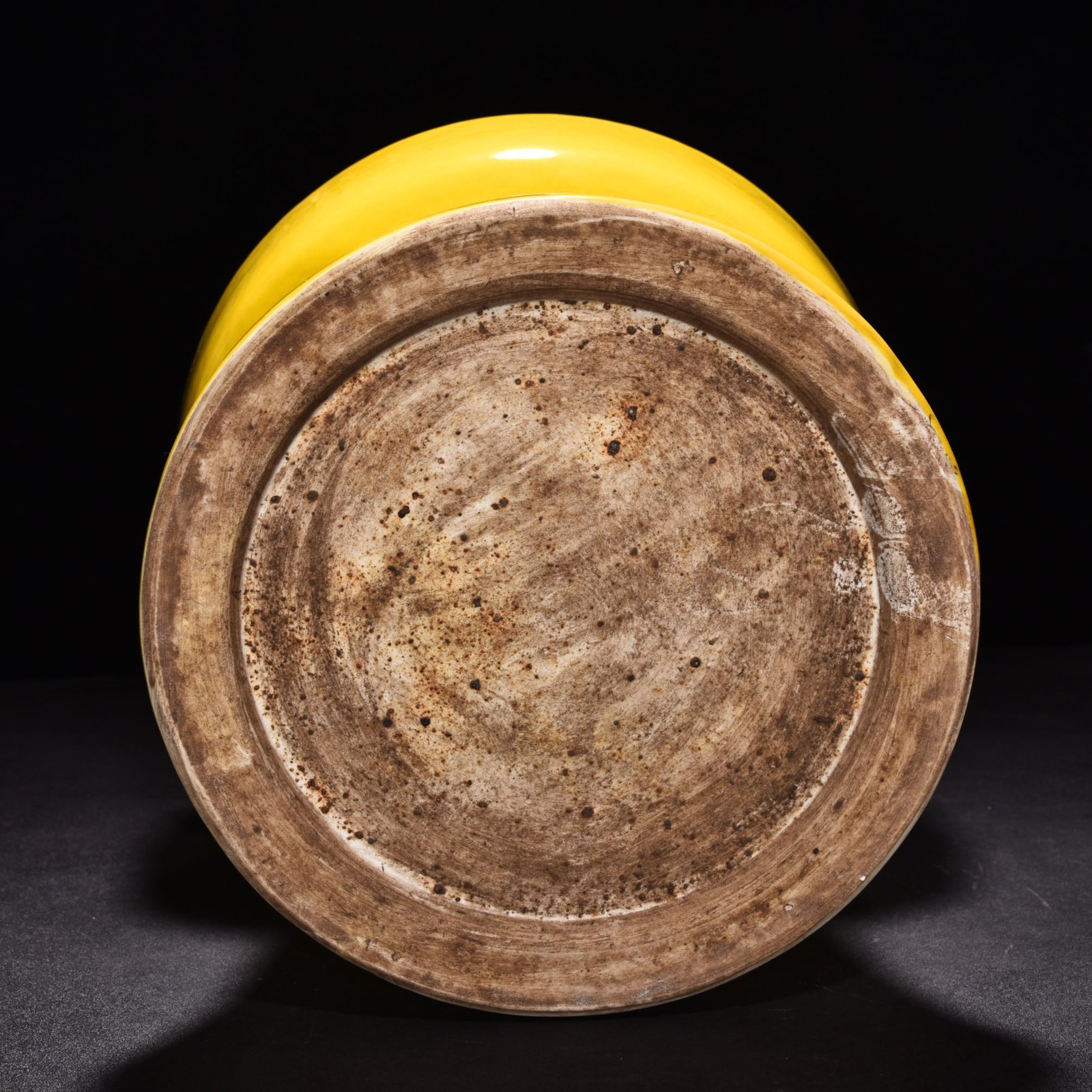 Ming Dynasty Yongle yellow glaze flower vase
