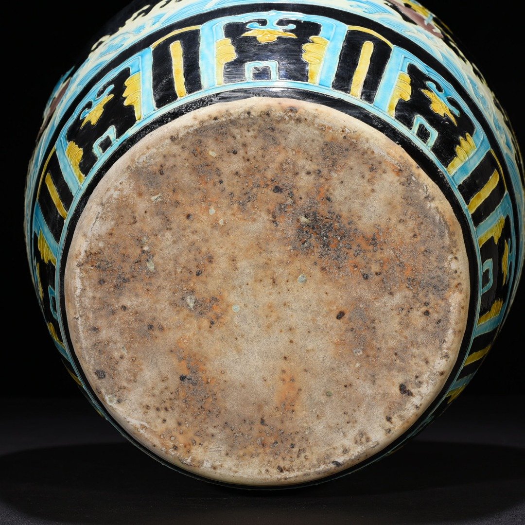 Ming Dynasty Yongle black ground enamel jar with eight immortals figures