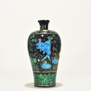 Ming Dynasty Yongle black ground enamel plum vase with fish and algae