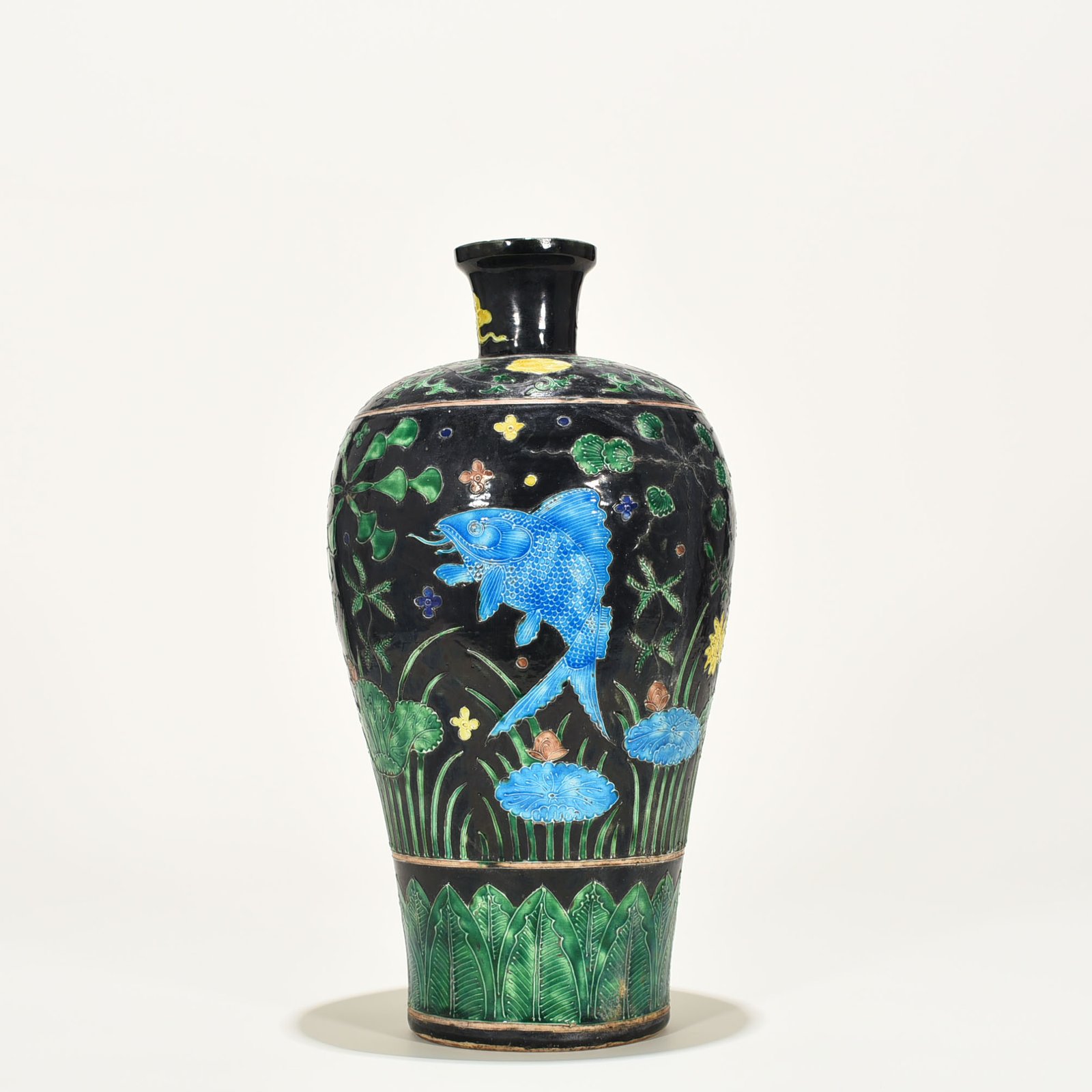Ming Dynasty Yongle black ground enamel plum vase with fish and algae