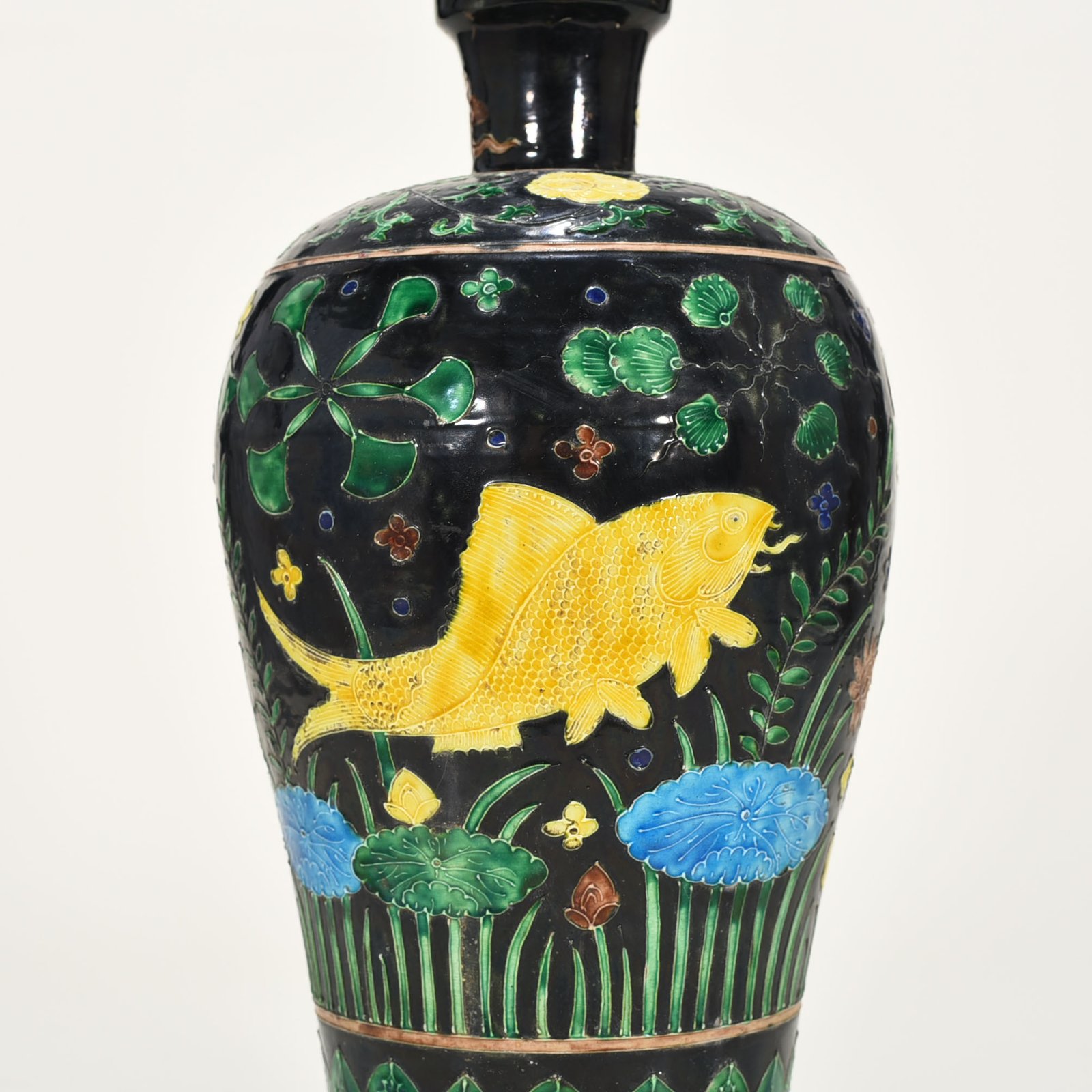 Ming Dynasty Yongle black ground enamel plum vase with fish and algae