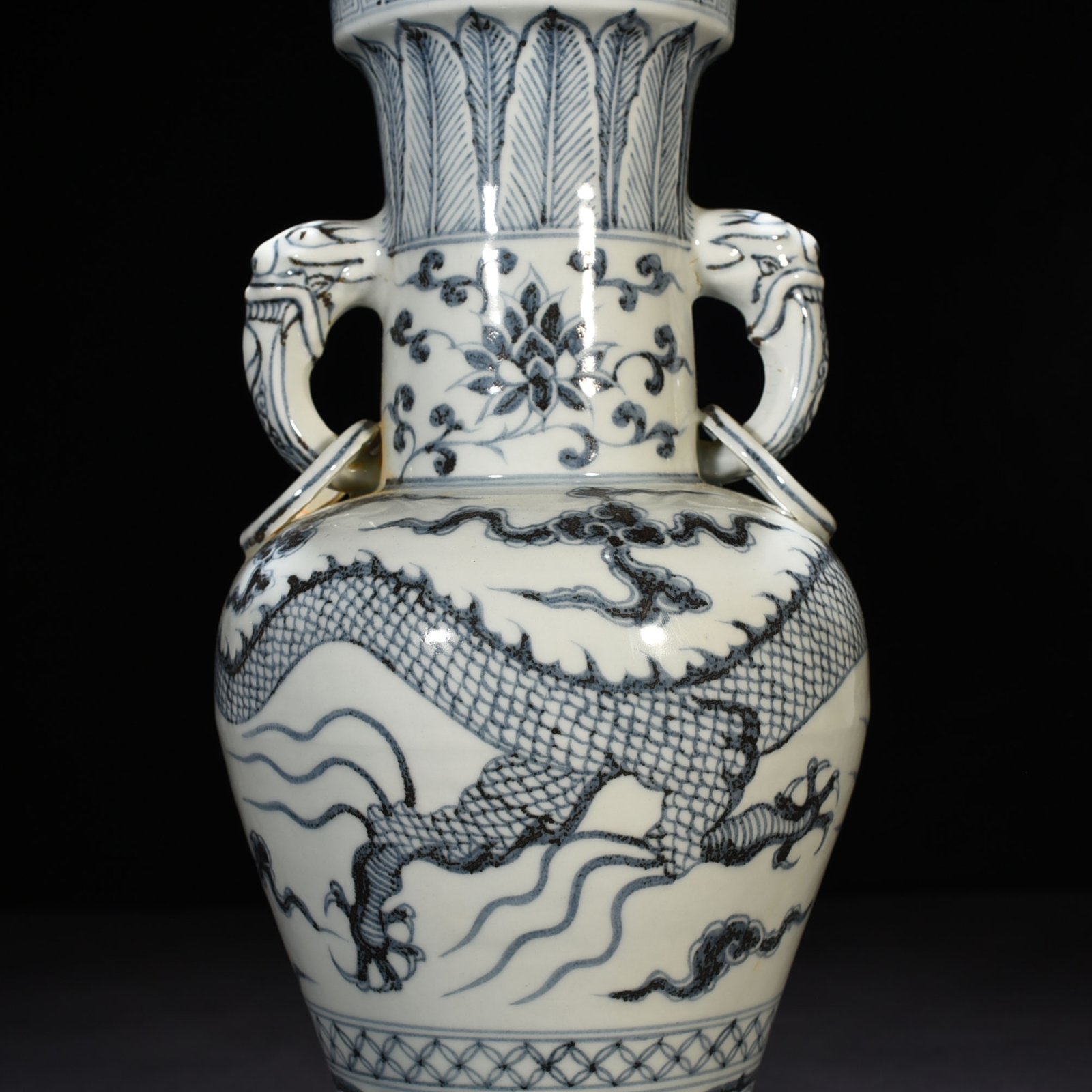 Ming Dynasty Hongwu reward inscription dragon amphora