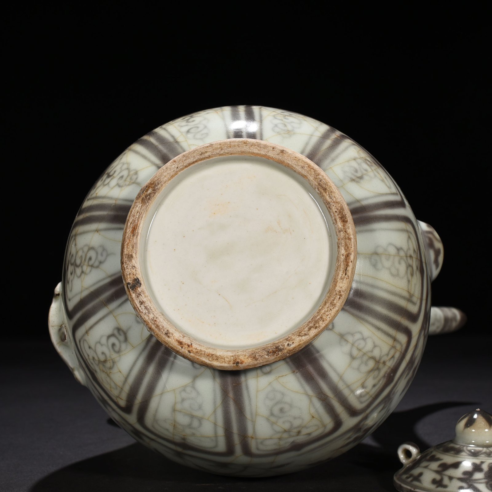 Ming Dynasty Hongwu underglaze red ewer with four seasons flower