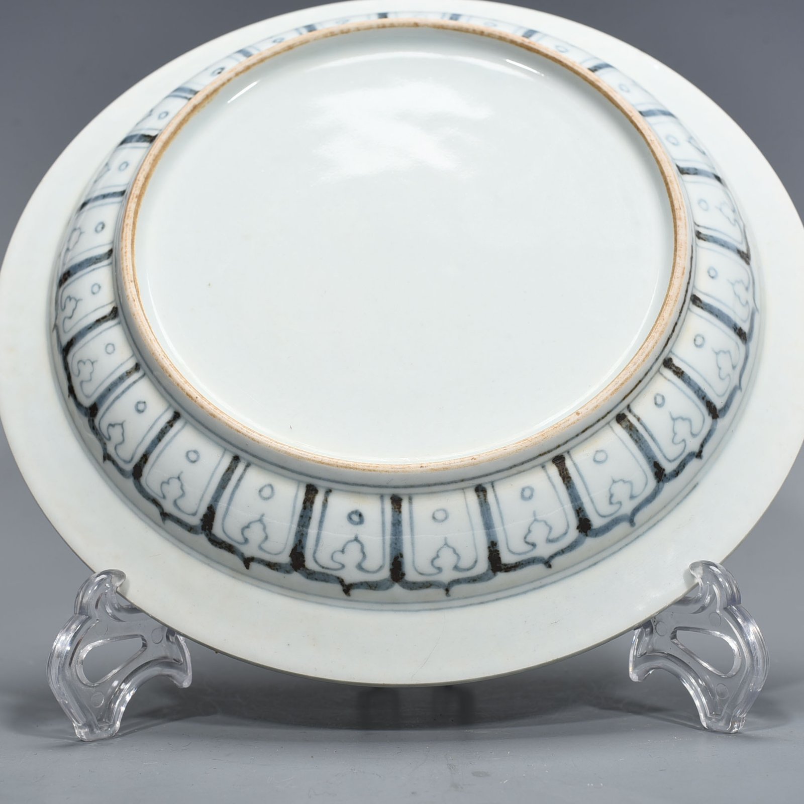 Ming Dynasty Hongwu blue and white courtyard banana leaf folded edge plate