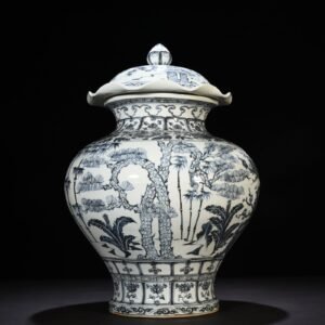 Ming Dynasty Hongwu blue and white pine bamboo and plum lotus leaf lid jar