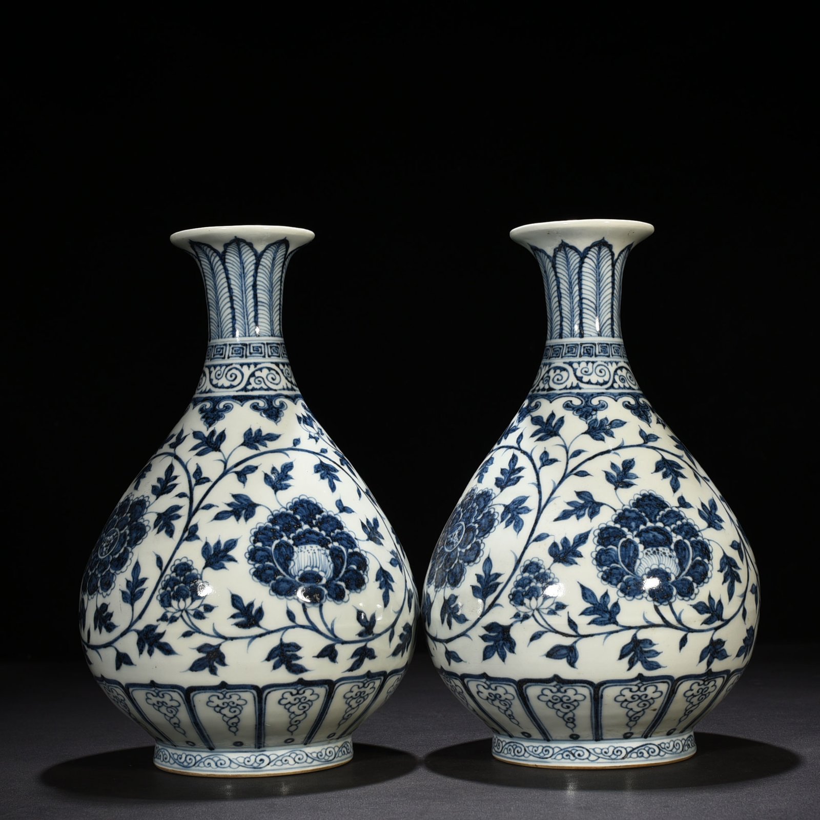 Ming Dynasty Hongwu blue and white jade pot with peony and spring vase