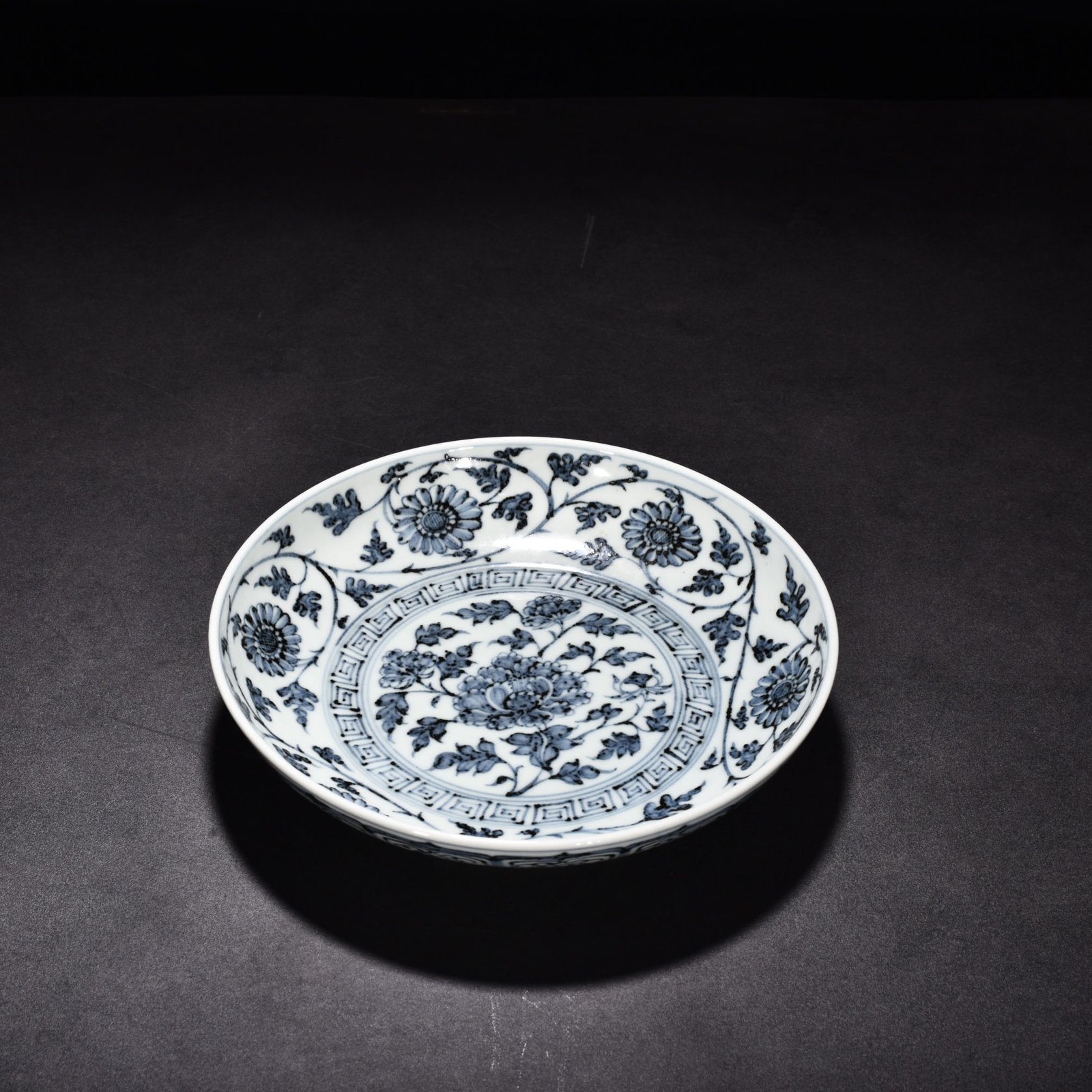 Ming Dynasty Hongwu blue and white peony plate