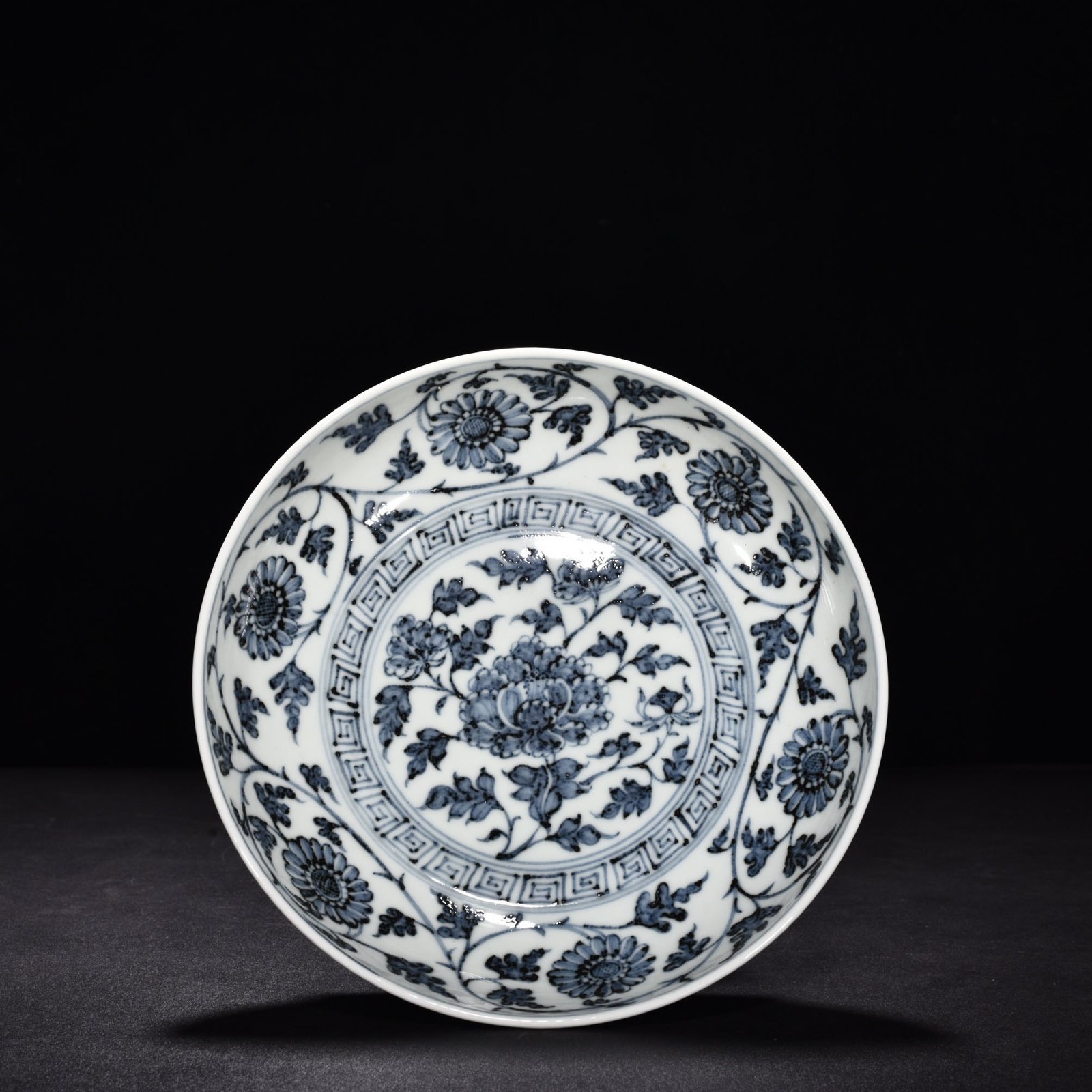 Ming Dynasty Hongwu blue and white peony plate