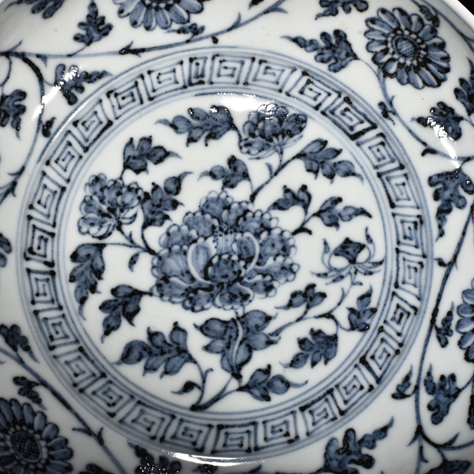 Ming Dynasty Hongwu blue and white peony plate