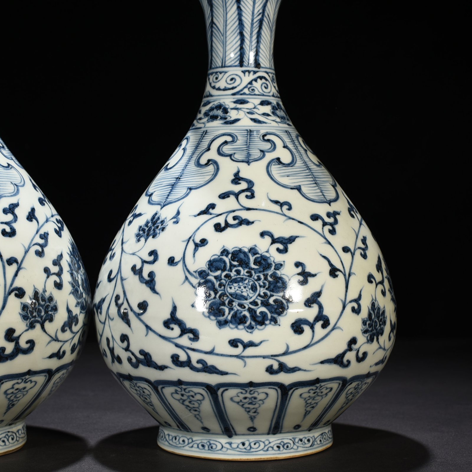 Ming Dynasty Hongwu blue and white jade pot with lotus