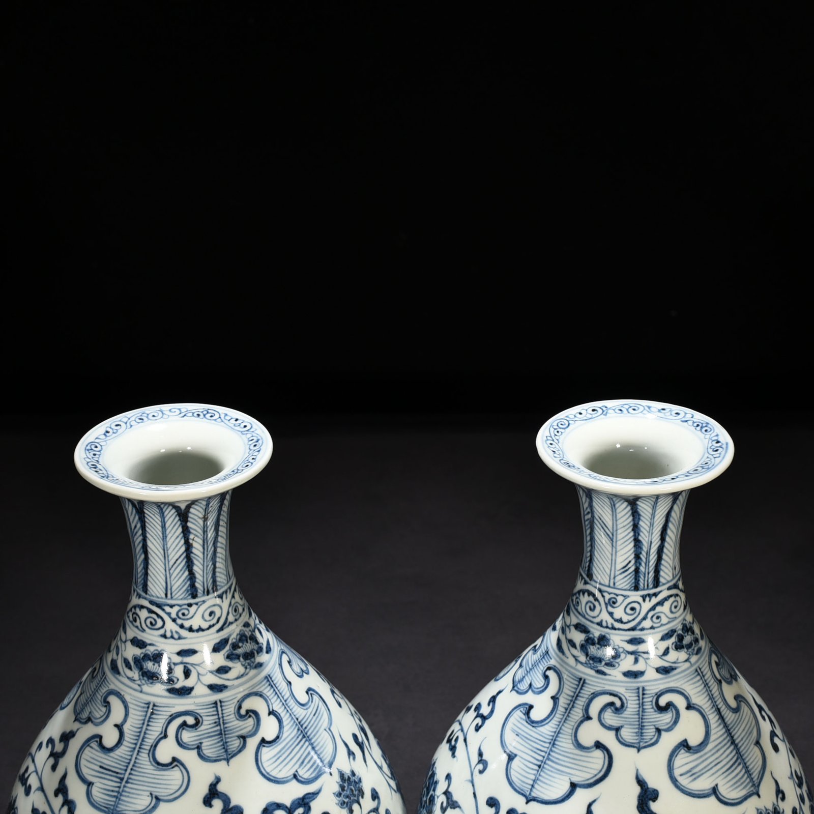 Ming Dynasty Hongwu blue and white jade pot with lotus