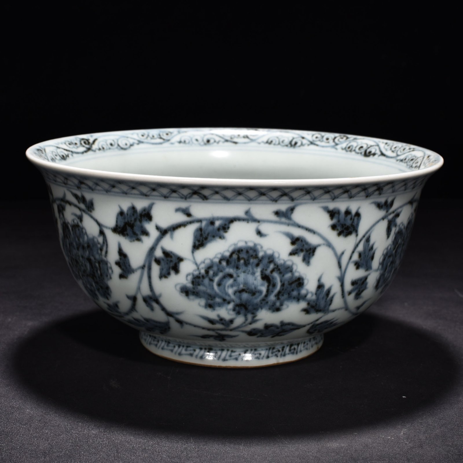 Ming Dynasty Hongwu blue and white flower bowl
