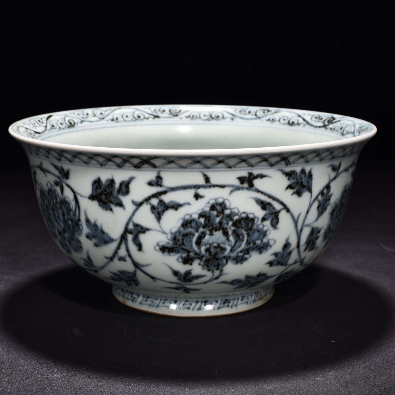 Ming Dynasty Hongwu blue and white flower bowl