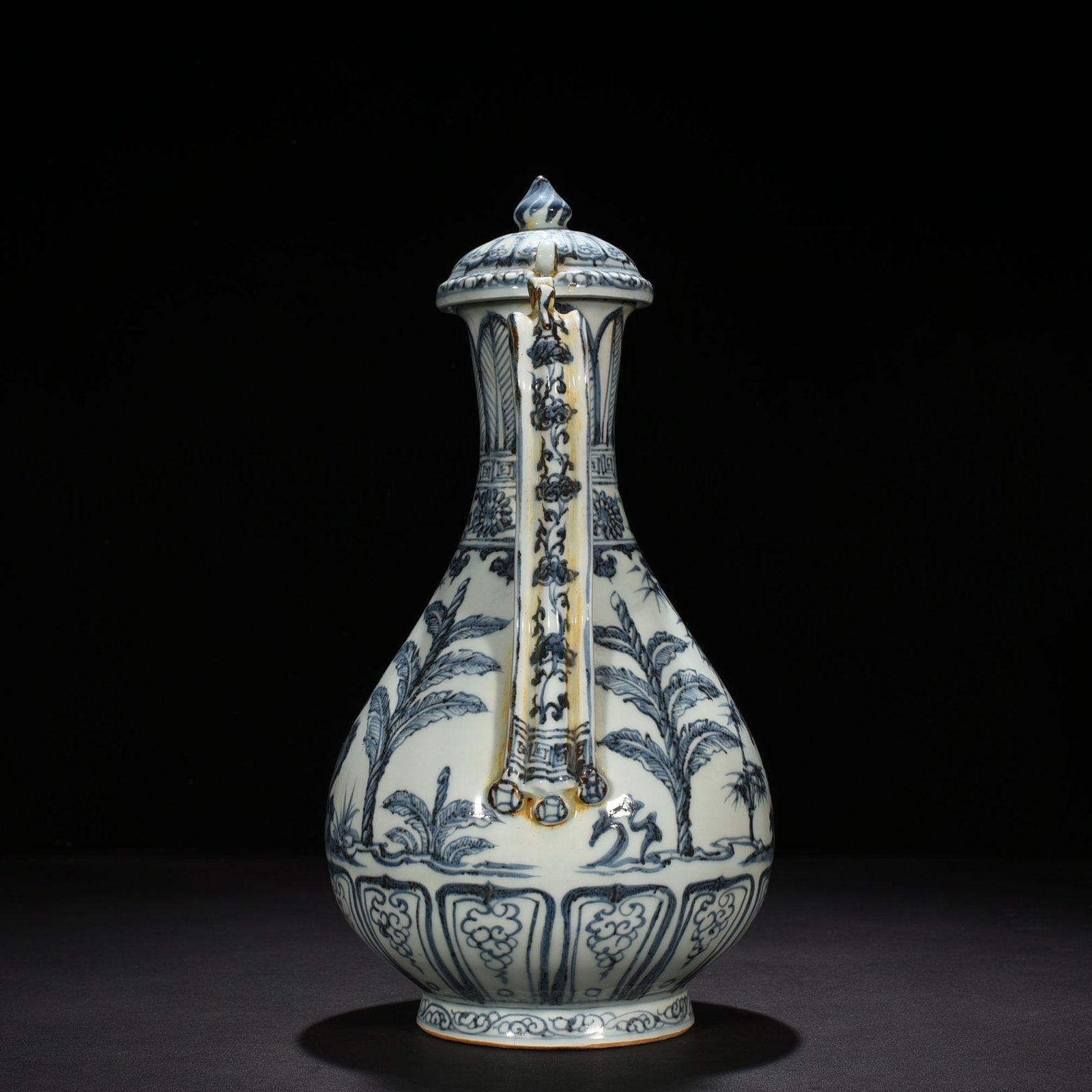 Ming Dynasty Hongwu blue and white floral banana leaf ewer