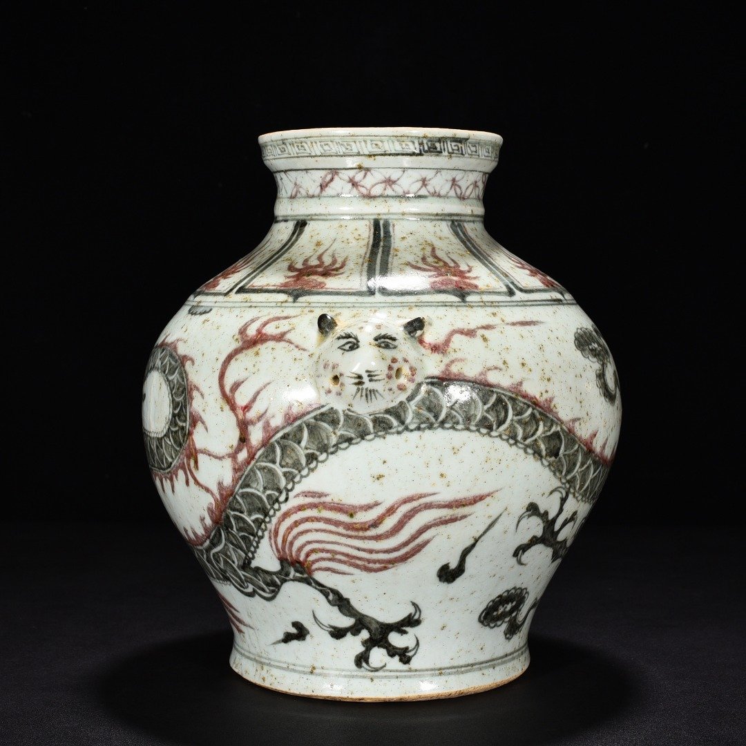 Ming Dynasty Hongwu blue and white underglaze red cloud dragon and tiger head jar