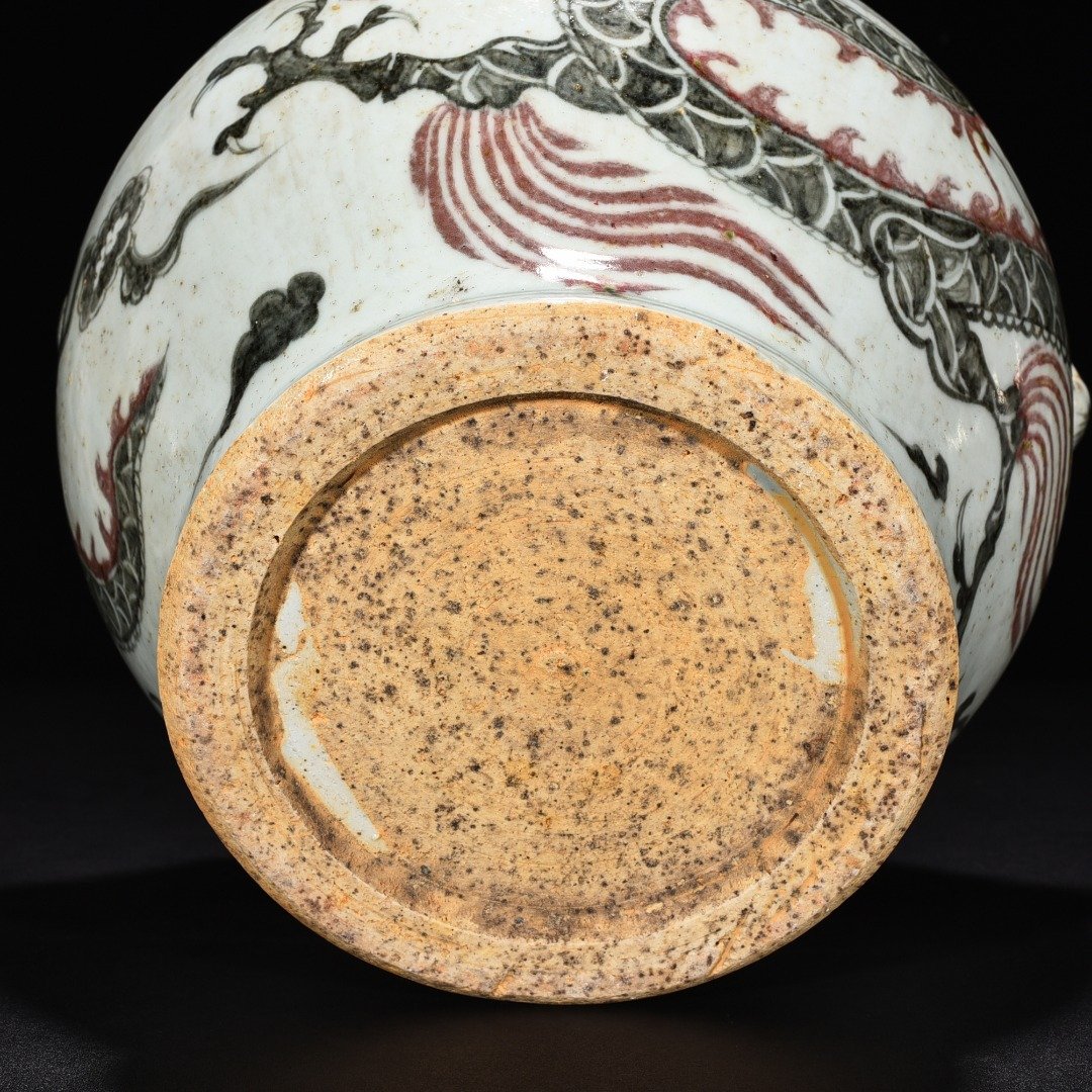 Ming Dynasty Hongwu blue and white underglaze red cloud dragon and tiger head jar