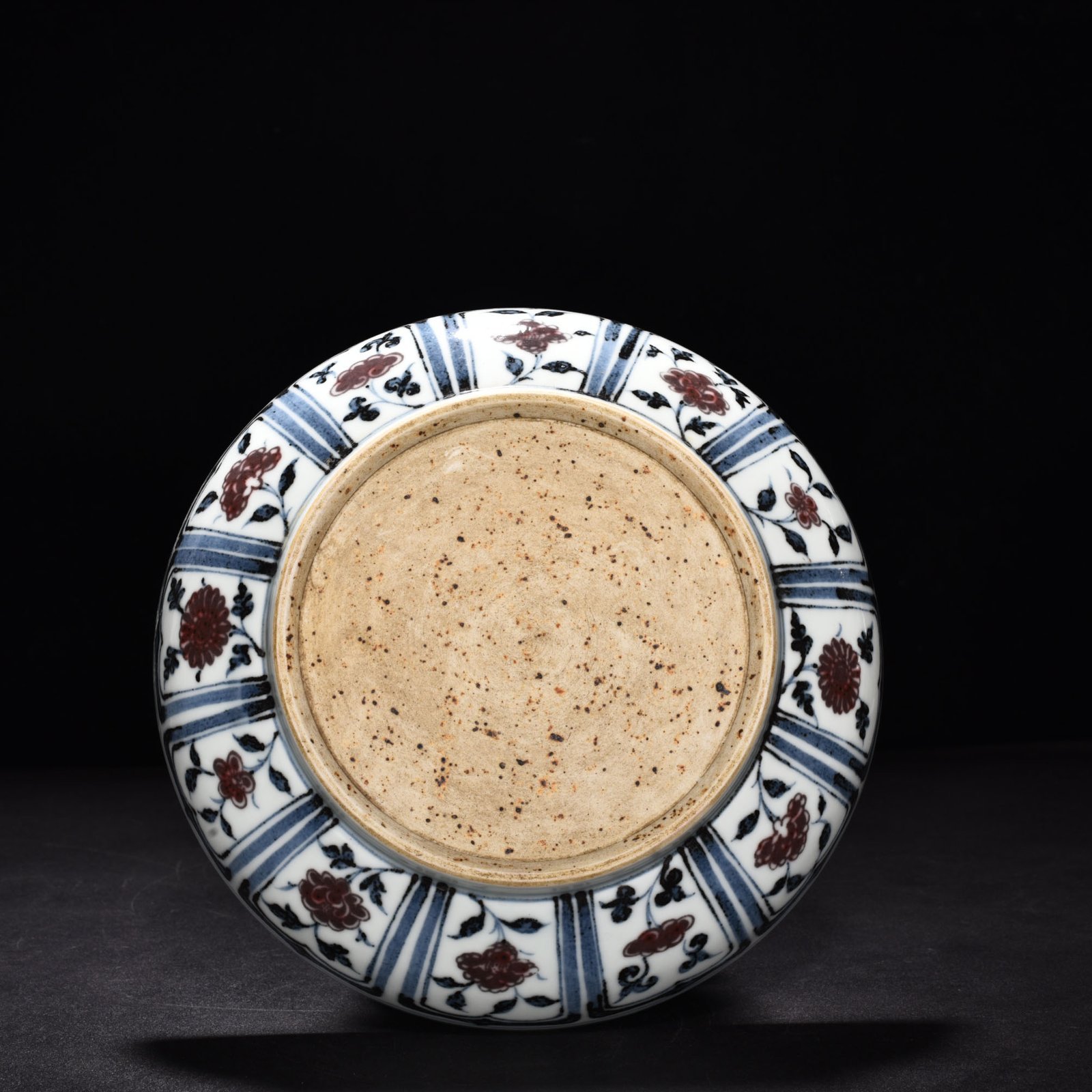 Ming Dynasty Hongwu blue and white underglaze red flower plate