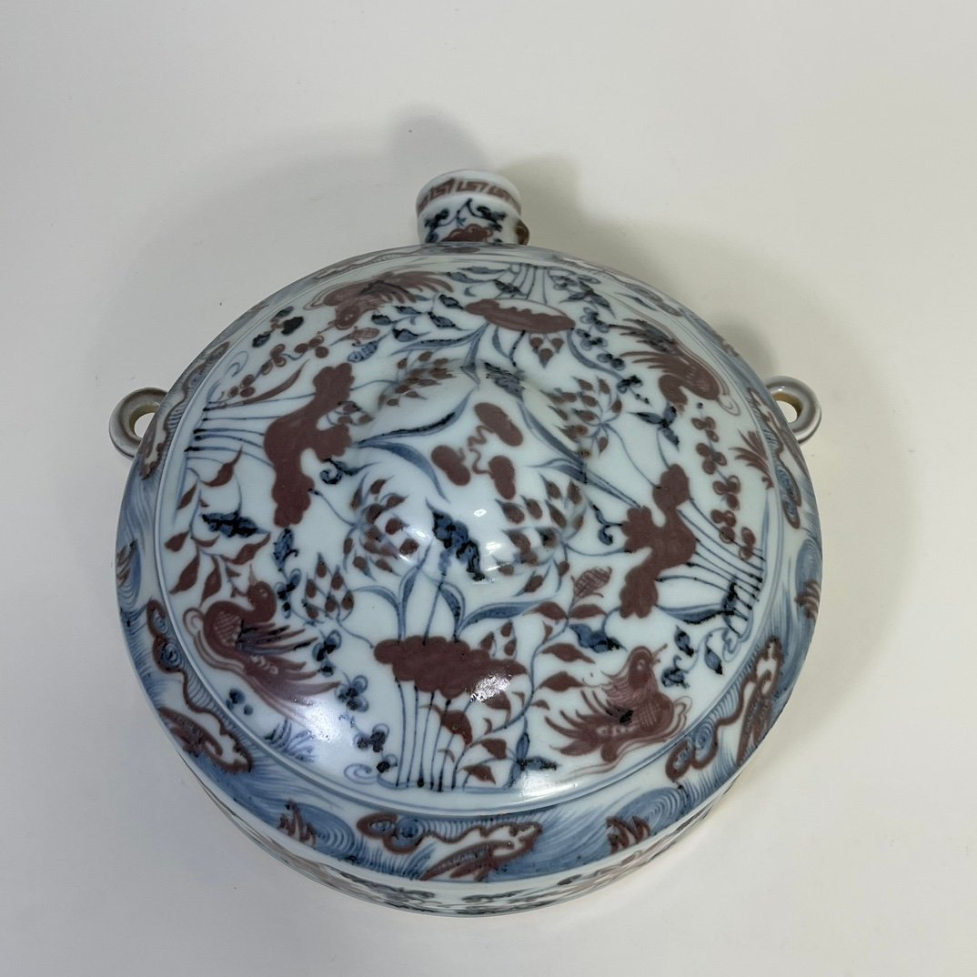 Ming Dynasty Hongwu blue and white underglaze red lotus pond mandarin duck lying pot wall pot