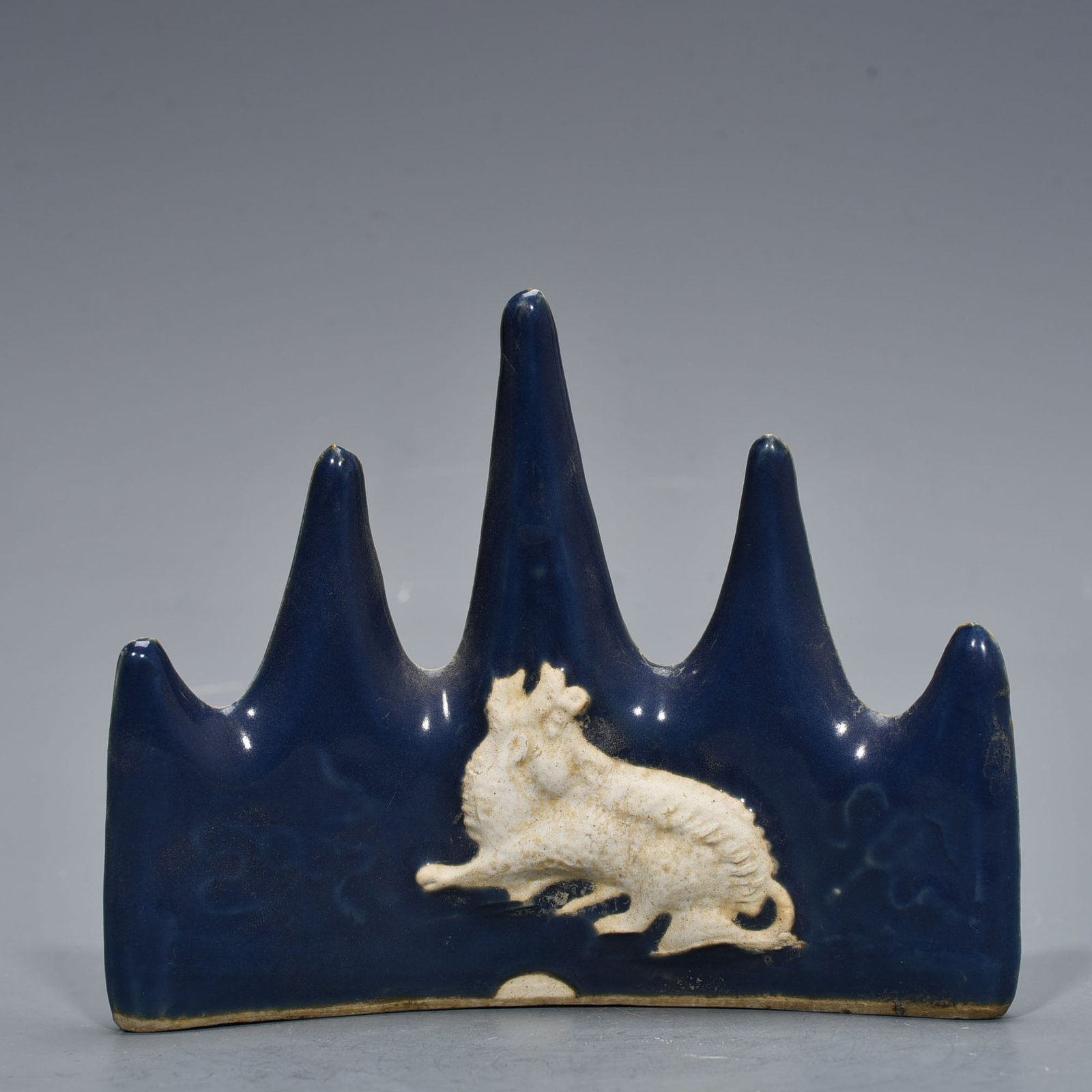 Ming Dynasty blue glaze unicorn pen holder