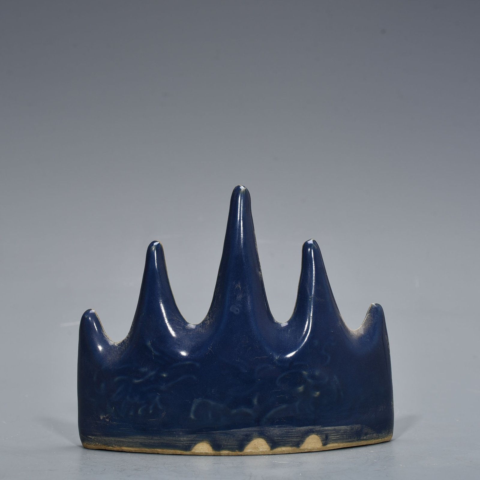 Ming Dynasty blue glaze unicorn pen holder