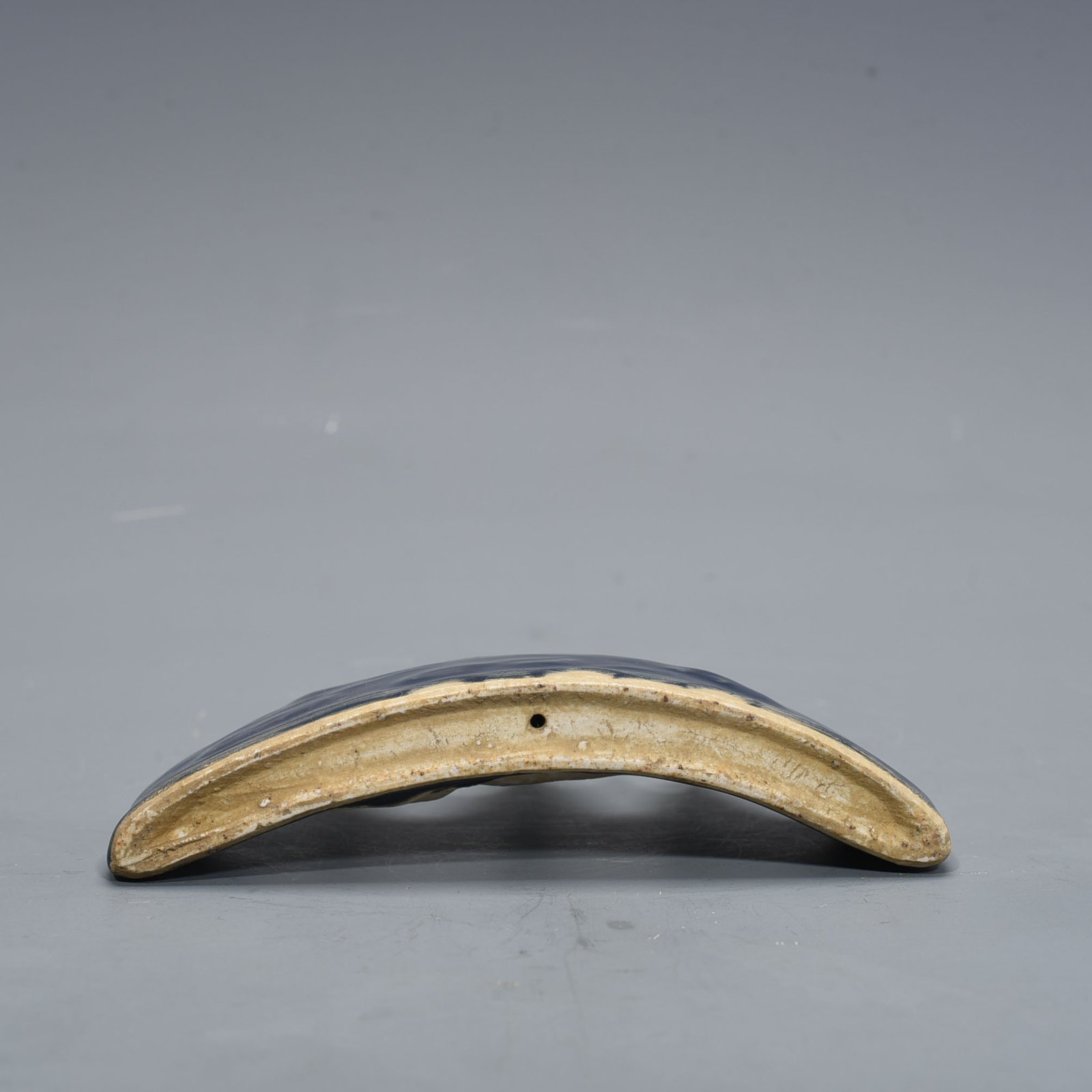 Ming Dynasty blue glaze unicorn pen holder