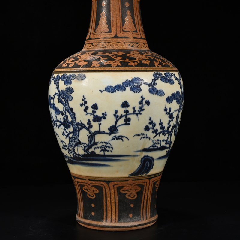 Ming Dynasty blank period blue and white pine bamboo and plum plate mouth bottle